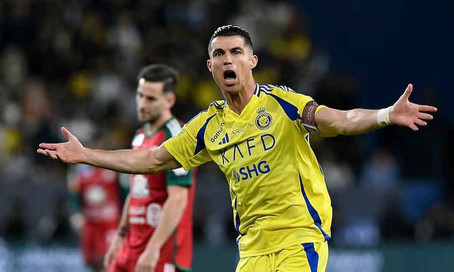 Ronaldo xin gia nhập CLB châu Phi, bị huyền thoại Al Nassr chỉ trích nặng nề Ronaldo xin gia nhập CLB châu Phi, bị huyền thoại Al Nassr chỉ trích nặng nề