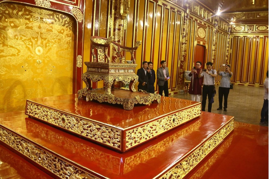 Báo cáo ban đầu vụ xâm hại Ngai vua triều Nguyễn Báo cáo ban đầu vụ xâm hại Ngai vua triều Nguyễn