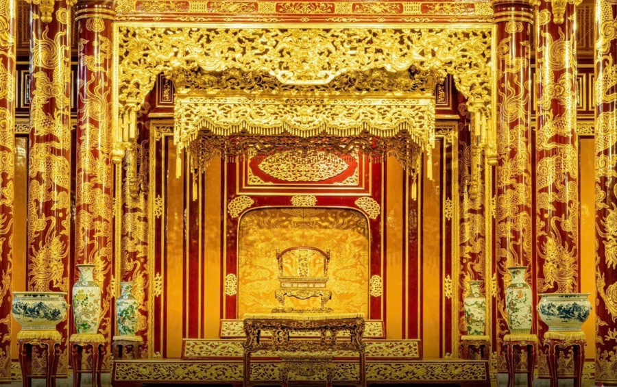 Bảo vật quốc gia tại Huế bị người đàn ông phá hoại là chiếc Ngai vàng độc bản