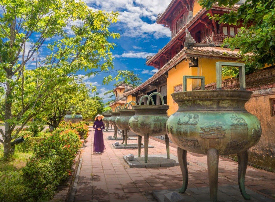 Bảo vật quốc gia tại Huế bị người đàn ông phá hoại là chiếc Ngai vàng độc bản