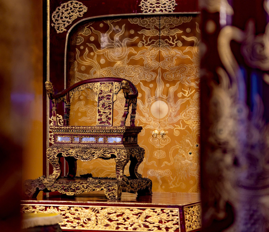 Bảo vật quốc gia tại Huế bị người đàn ông phá hoại là chiếc Ngai vàng độc bản