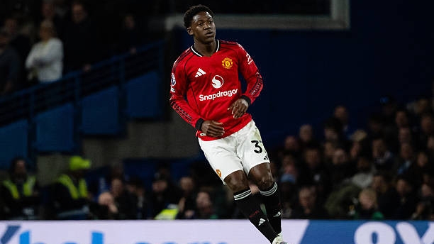 Kobbie Mainoo gia hạn hợp đồng và lộ trình vươn tầm đẳng cấp thế giới tại Man Utd