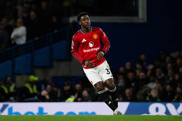 Kobbie Mainoo gia hạn hợp đồng và lộ trình vươn tầm đẳng cấp thế giới tại Man Utd