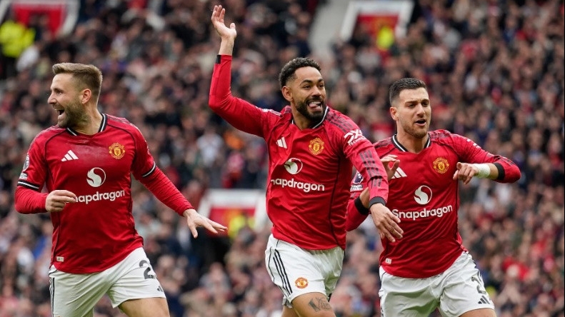 Manchester United trở lại Champions League: Chấm dứt thập kỷ lãng phí và bài toán 340 triệu bảng