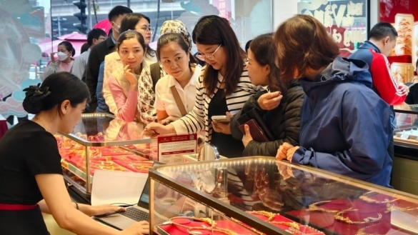 Giá vàng hôm nay 5/5: Vàng nhẫn ‘bốc hơi’ cả triệu đồng/lượng