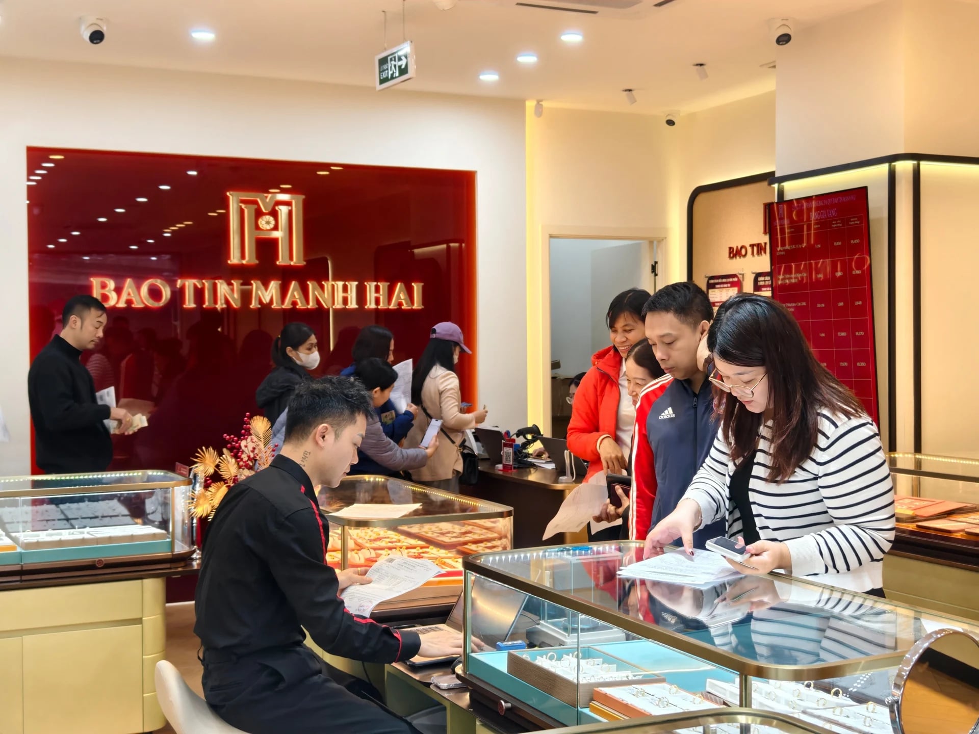 Giá vàng hôm nay 19/5: Tăng nhẹ, thăm dò biến động lãi suất Giá vàng hôm nay 19/5: Tăng nhẹ, thăm dò biến động lãi suất