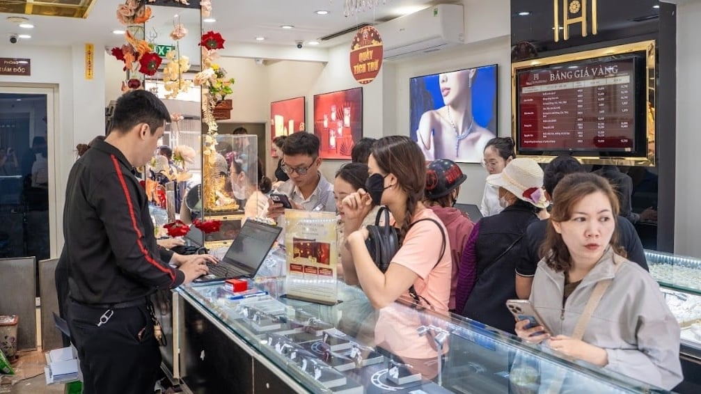 Giá vàng hôm nay 21/5: Tăng tới 2 triệu/lượng sau một đêm Giá vàng hôm nay 21/5: Tăng tới 2 triệu/lượng sau một đêm