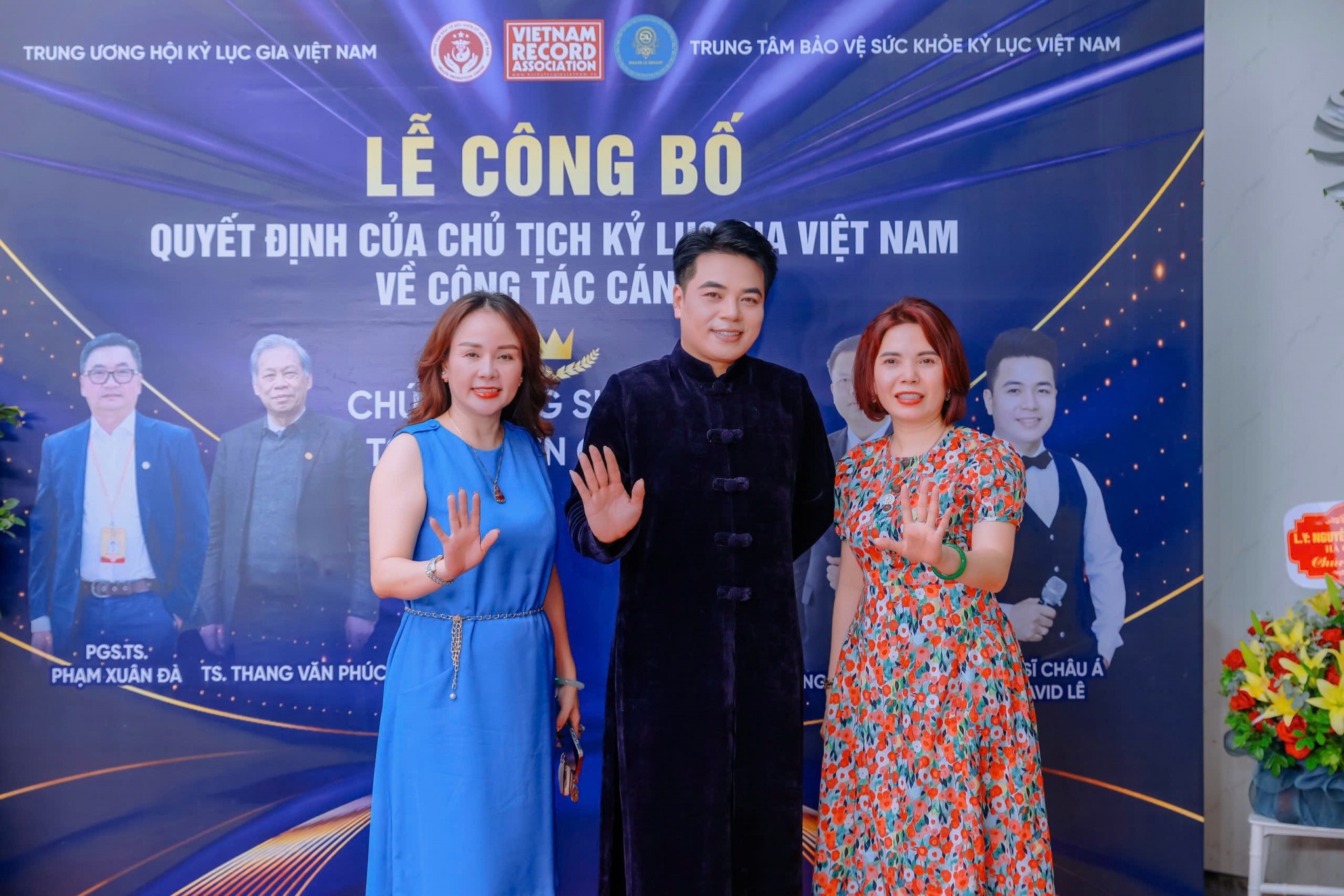 Lễ công bố quyết định bổ nhiệm Phó Giám đốc trung tâm chăm sóc sức khỏe kỷ lục Việt Nam Lễ công bố quyết định bổ nhiệm Phó Giám đốc trung tâm chăm sóc sức khỏe kỷ lục Việt Nam