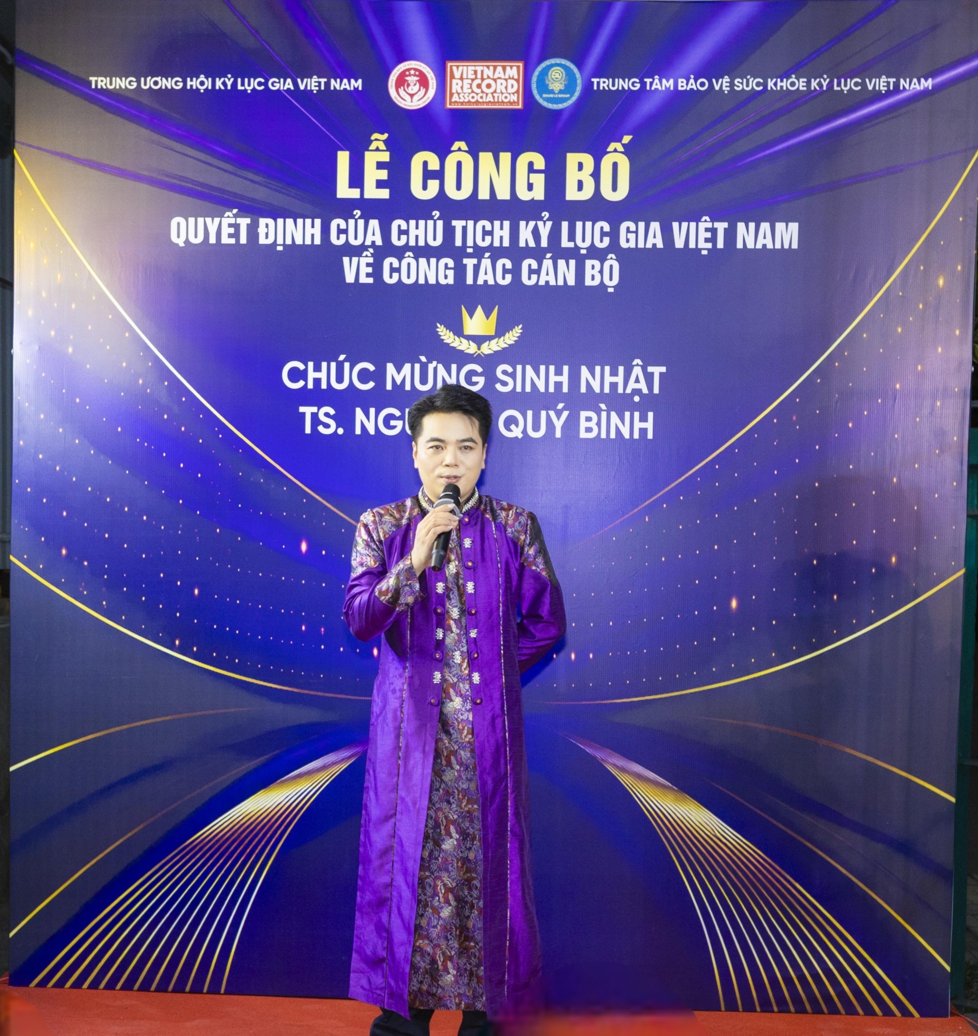 Lễ công bố quyết định bổ nhiệm Phó Giám đốc trung tâm chăm sóc sức khỏe kỷ lục Việt Nam Lễ công bố quyết định bổ nhiệm Phó Giám đốc trung tâm chăm sóc sức khỏe kỷ lục Việt Nam