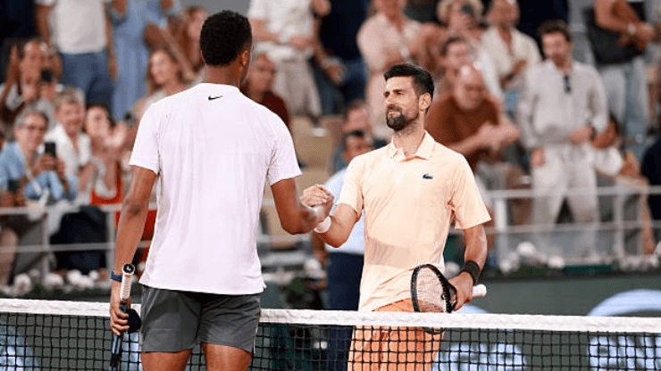 Djokovic phá kỷ lục Federer sau màn ngược dòng tại Roland Garros 2026