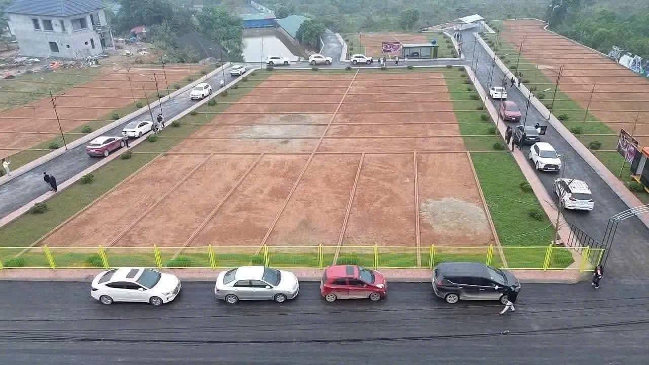 Đất nền vùng ven Hà Nội thanh khoản đóng băng