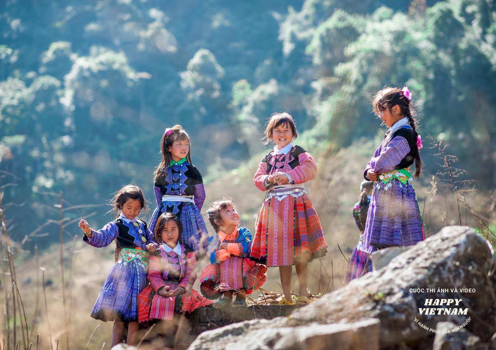 Khởi động cuộc thi “Việt Nam hạnh phúc - Happy Vietnam” Khởi động cuộc thi “Việt Nam hạnh phúc - Happy Vietnam”