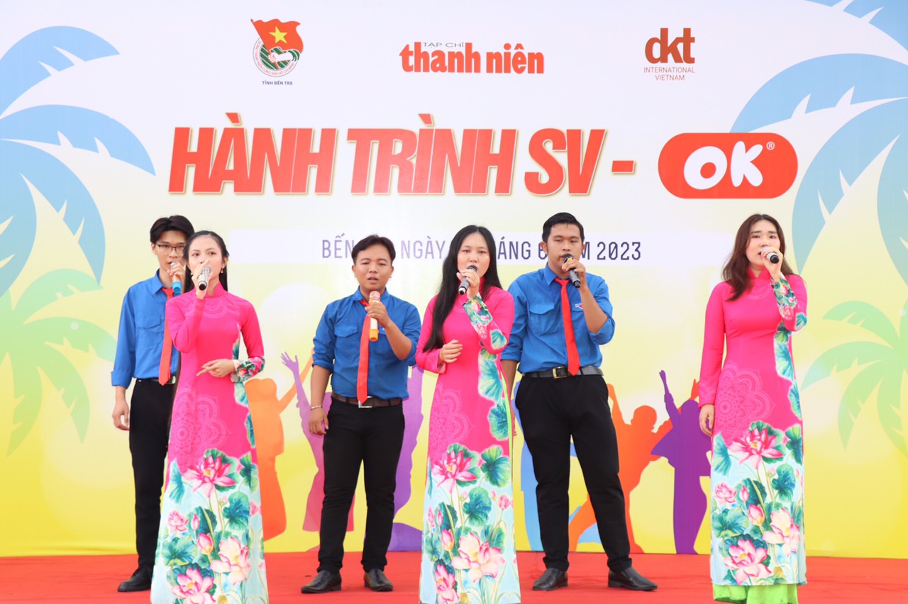 Sinh viên Bến Tre trải nghiệm "Hành trình SV - OK" Sinh viên Bến Tre trải nghiệm "Hành trình SV - OK"
