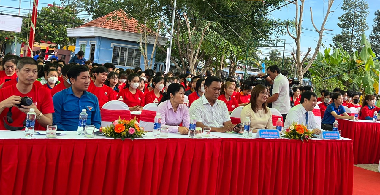 Sinh viên Bến Tre trải nghiệm "Hành trình SV - OK" Sinh viên Bến Tre trải nghiệm "Hành trình SV - OK"