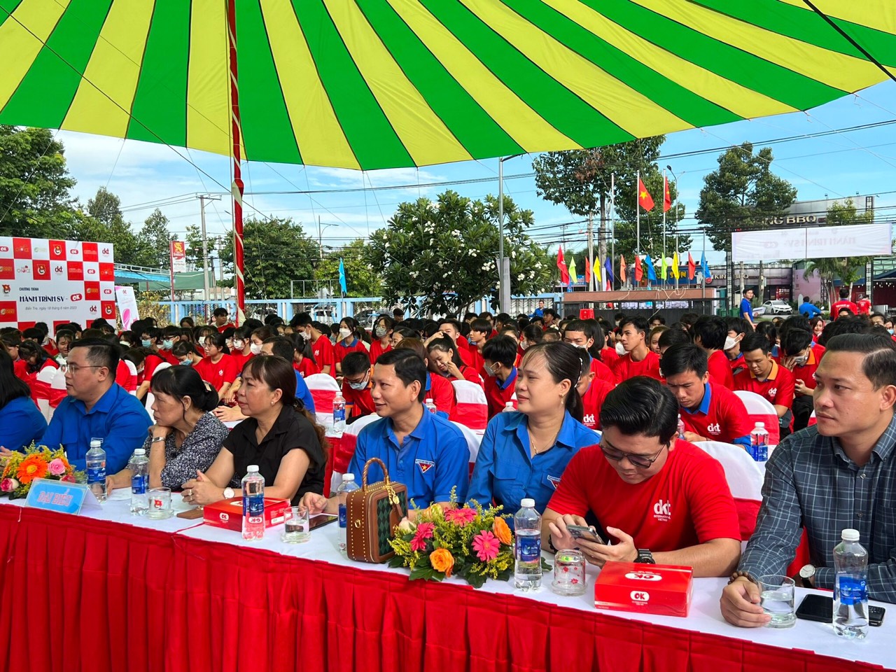 Sinh viên Bến Tre trải nghiệm "Hành trình SV - OK" Sinh viên Bến Tre trải nghiệm "Hành trình SV - OK"