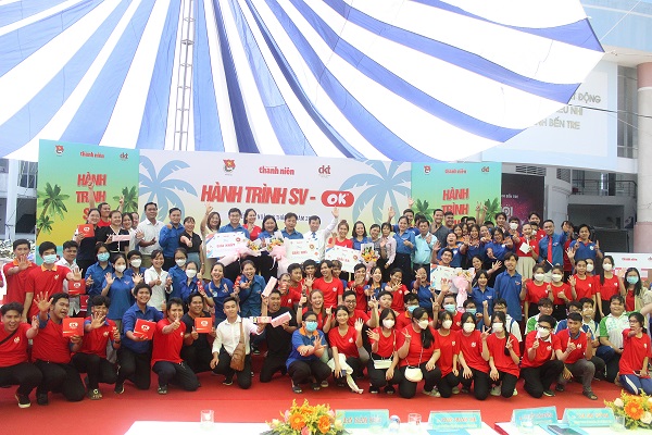 Sinh viên Bến Tre trải nghiệm "Hành trình SV - OK"