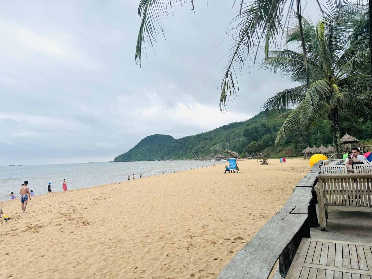 Bãi Đông - bãi biển hoang sơ ở Thanh Hóa góc nào cũng có ảnh đẹp Bãi Đông - bãi biển hoang sơ ở Thanh Hóa góc nào cũng có ảnh đẹp