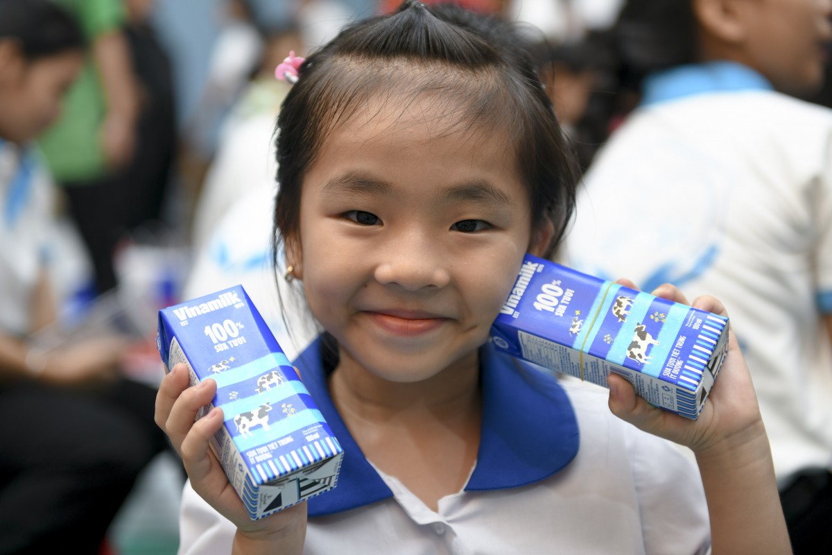 Mừng Quốc tế thiếu nhi 1/6, Vinamilk trao tặng gần 70.000 hộp sữa cho trẻ em khó khăn Mừng Quốc tế thiếu nhi 1/6, Vinamilk trao tặng gần 70.000 hộp sữa cho trẻ em khó khăn