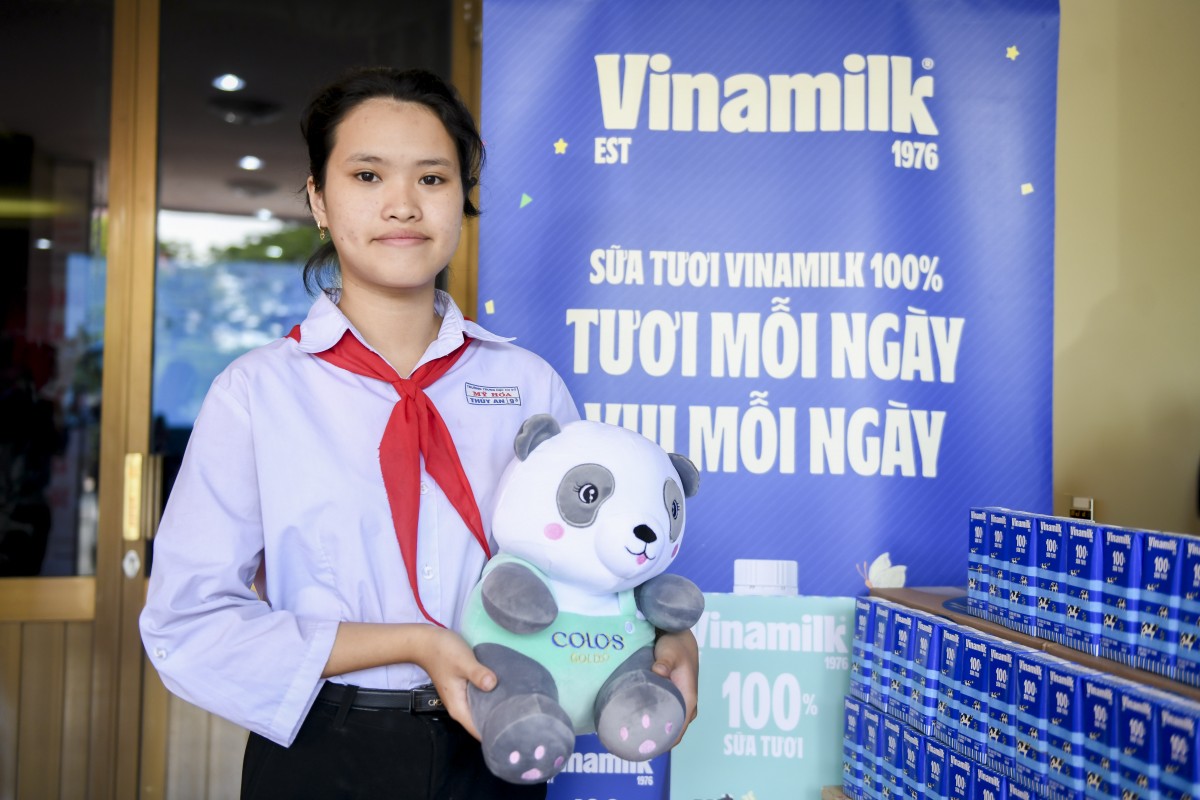 Mừng Quốc tế thiếu nhi 1/6, Vinamilk trao tặng gần 70.000 hộp sữa cho trẻ em khó khăn Mừng Quốc tế thiếu nhi 1/6, Vinamilk trao tặng gần 70.000 hộp sữa cho trẻ em khó khăn