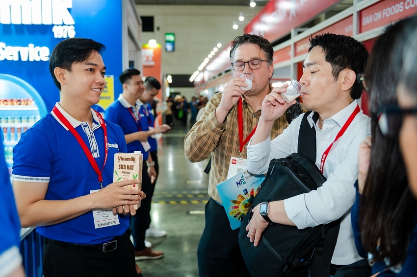 Vinamilk xuất hiện ấn tượng tại THAIFEX – Hội chợ hàng đầu Châu Á, không chỉ để kinh doanh Vinamilk xuất hiện ấn tượng tại THAIFEX – Hội chợ hàng đầu Châu Á, không chỉ để kinh doanh