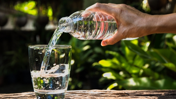 Uống nước quá nhiều có hại không?