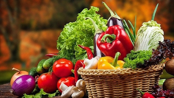 Thực phẩm nên ăn và nên tránh trong mùa hè để bảo vệ sức khỏe