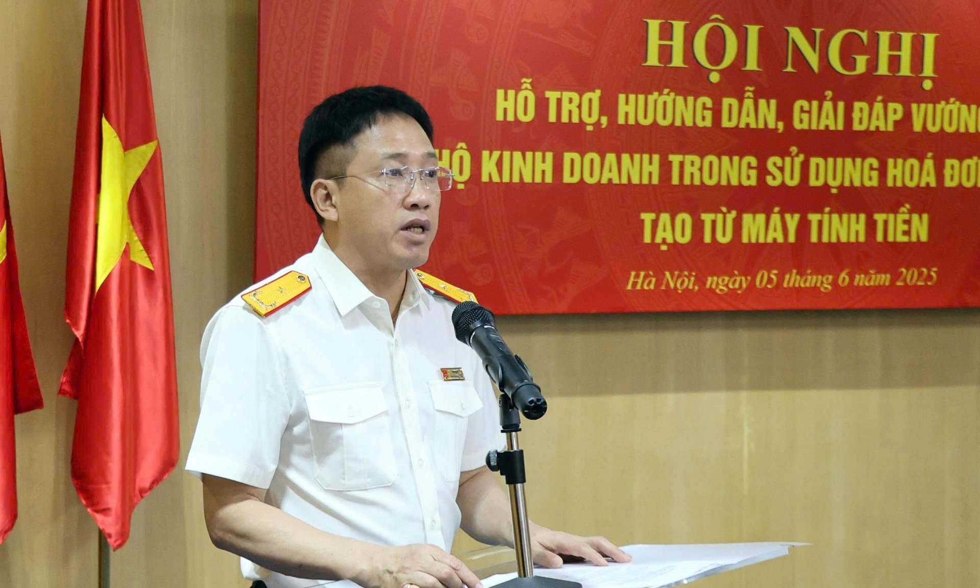 Chuyển khoản hay tiền mặt: Dòng tiền về đâu đều có dữ liệu giám sát Chuyển khoản hay tiền mặt: Dòng tiền về đâu đều có dữ liệu giám sát