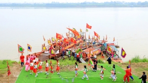 Tháng 5 dự hội đình Chèm