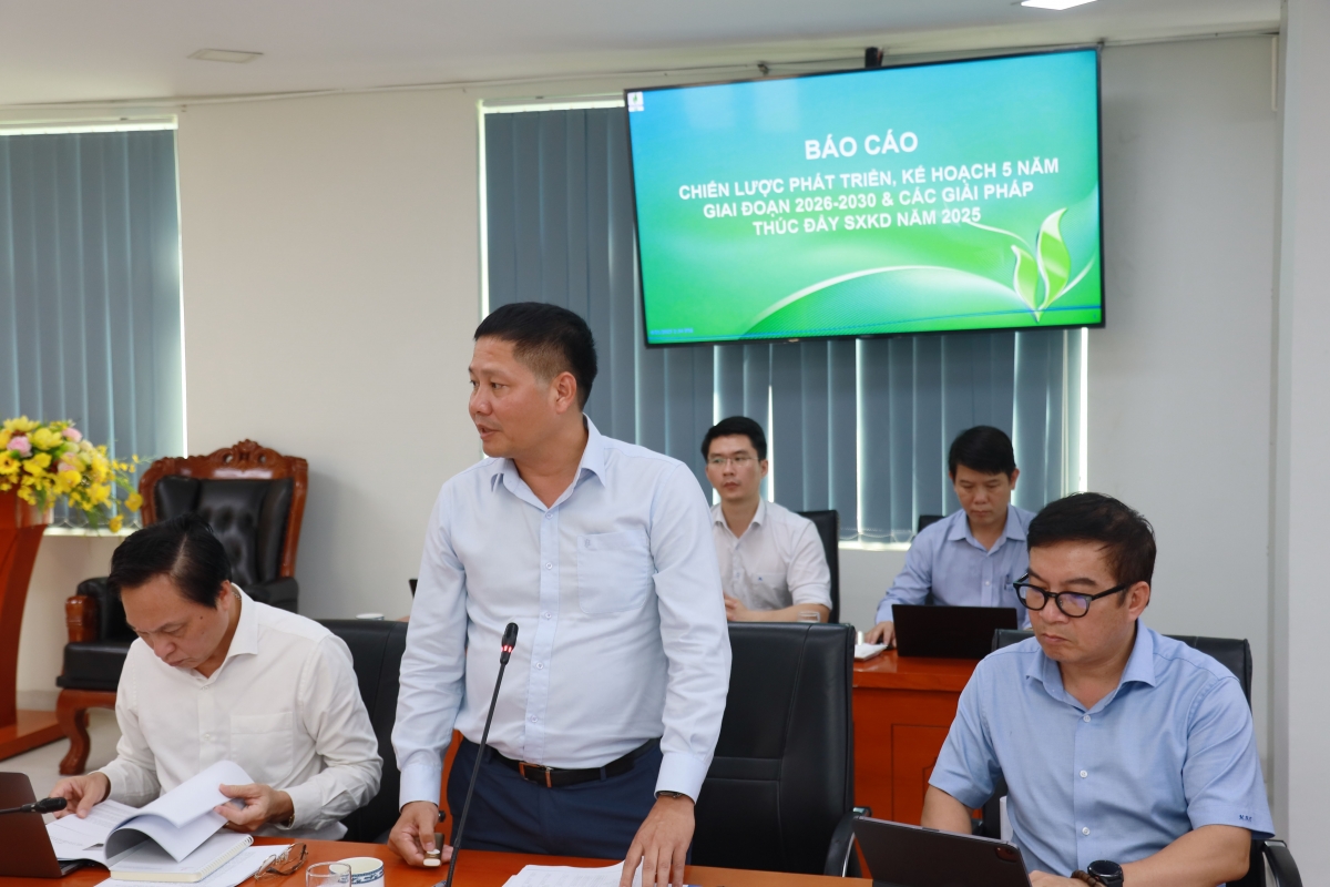 Ông Bùi Ngọc Dương - Chủ tịch HĐQT BSR báo cáo về chiến lược phát triển, kế hoạch 5 năm giai đoạn 2026 - 2030. Ông Bùi Ngọc Dương - Chủ tịch HĐQT BSR báo cáo về chiến lược phát triển, kế hoạch 5 năm giai đoạn 2026 - 2030.