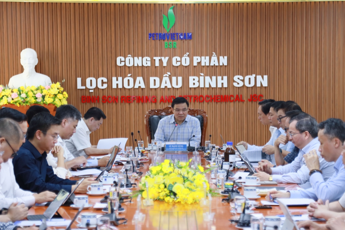 Ông Lê Mạnh Hùng - Chủ tịch HĐTV Petrovietnam yêu cầu BSR các giải pháp về mô hình kinh doanh, hiệu quả bền vững, khoa học công nghệ, dịch chuyển năng lượng… để tiếp tục phát triển đột phá, phù hợp với xu hướng chuyển dịch trong giai đoạn 2026 - 2030. Ông Lê Mạnh Hùng - Chủ tịch HĐTV Petrovietnam yêu cầu BSR các giải pháp về mô hình kinh doanh, hiệu quả bền vững, khoa học công nghệ, dịch chuyển năng lượng… để tiếp tục phát triển đột phá, phù hợp với xu hướng chuyển dịch trong giai đoạn 2026 - 2030.