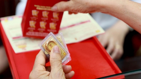 Giá vàng đồng loạt giảm sâu