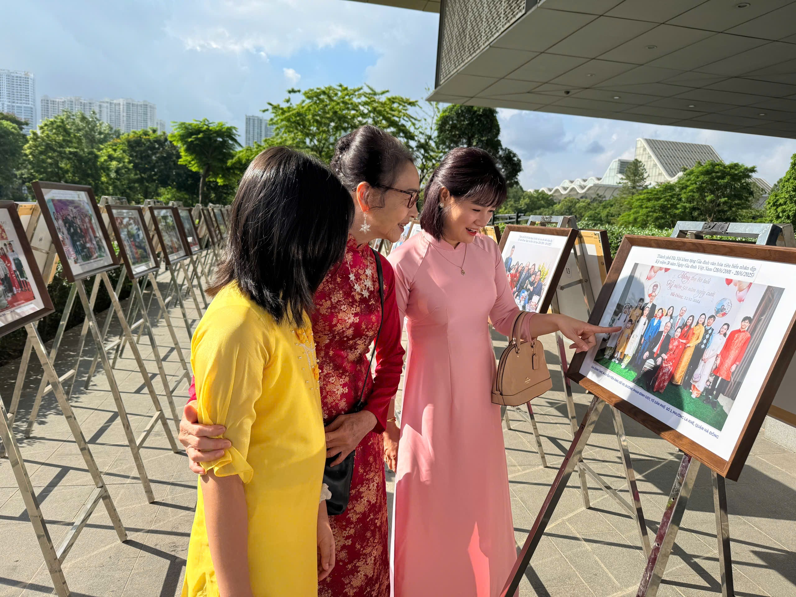 gia đình văn hoá Thủ đô Ngày Gia đình Việt Nam (28/6): Tôn vinh giá trị văn hóa gia đình Thủ đô