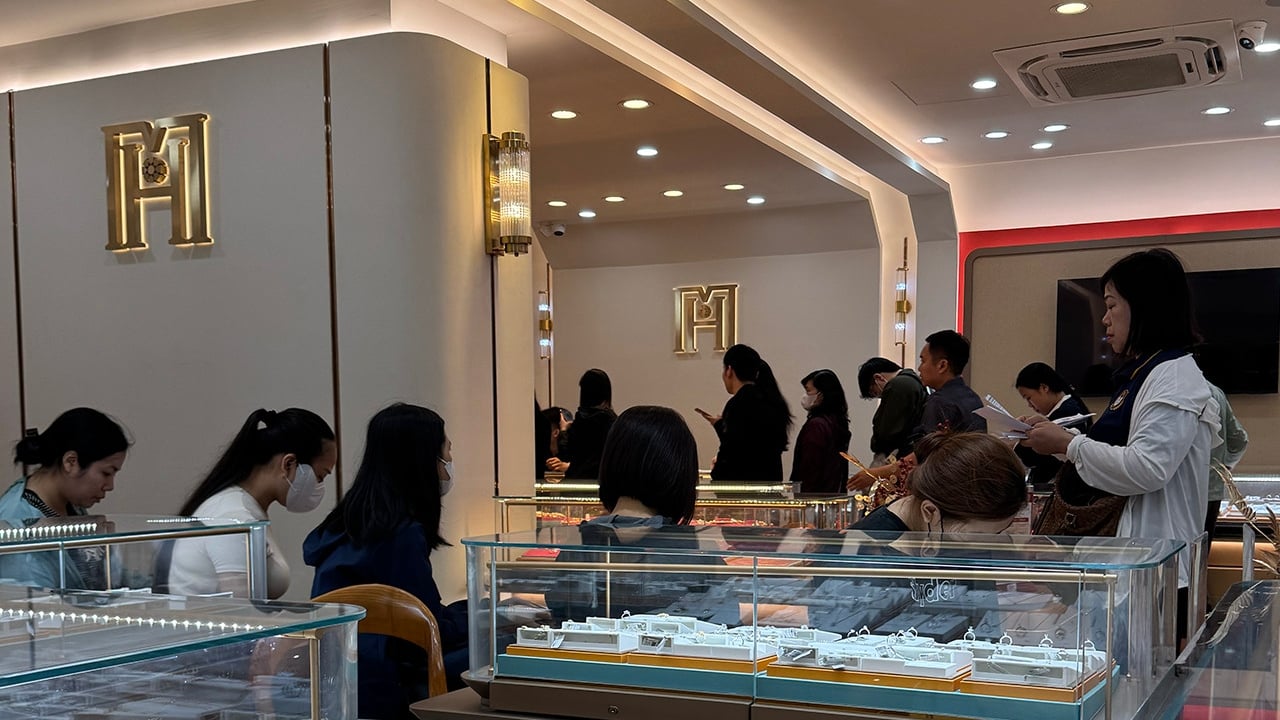 Giá vàng hôm nay 1/6: Vàng miếng tái chiếm mốc 159 triệu/lượng
