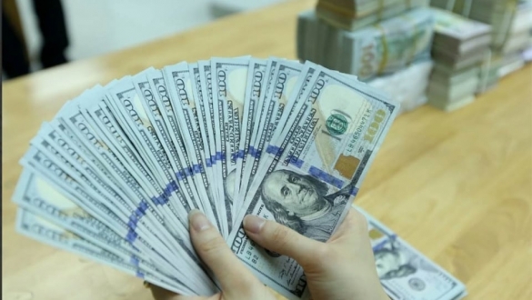 Giá USD tự do hạ nhanh, "bốc hơi" gần 1.700 đồng từ mức đỉnh