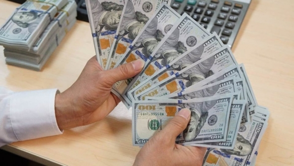 Chênh lệch giữa tỷ giá USD tự do và ngân hàng chỉ còn vài đồng