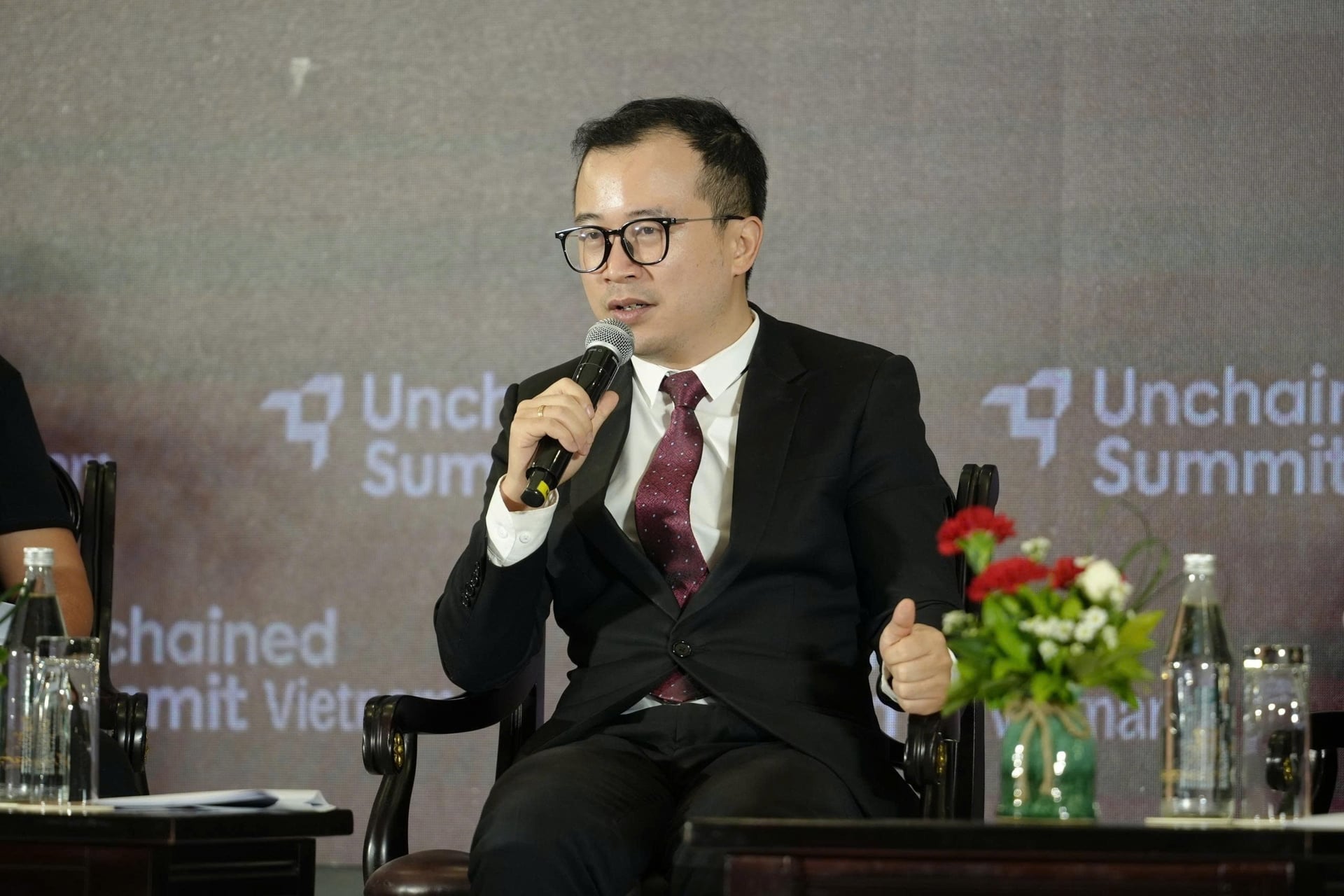 Chênh lệch giữa tỷ giá USD tự do và ngân hàng chỉ còn vài đồng
