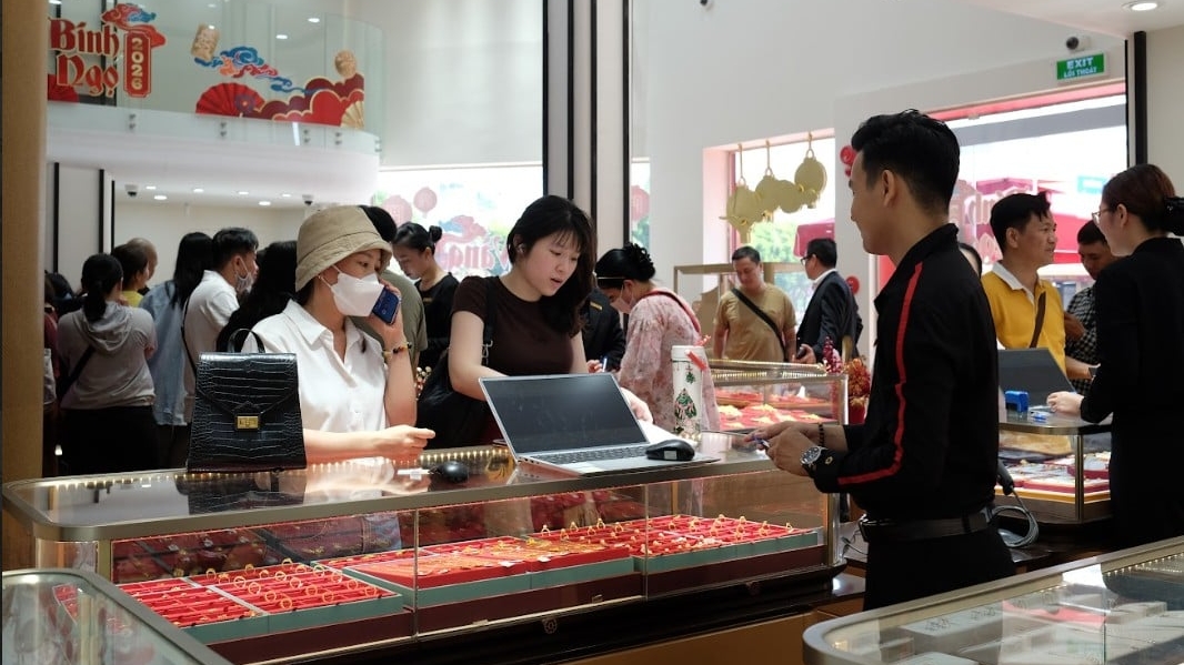 Giá vàng hôm nay 9/6: Rơi tự do, giảm hơn 7 triệu/lượng sau một đêm