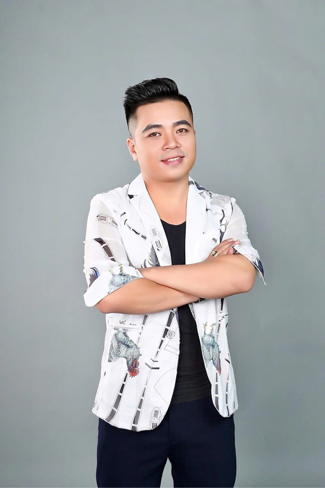 Ca sĩ Châu Á David Le  Hành trinh 20 năm tuổi Đảng, 30 năm cống hiến vì nghệ thuật và cộng đồng.