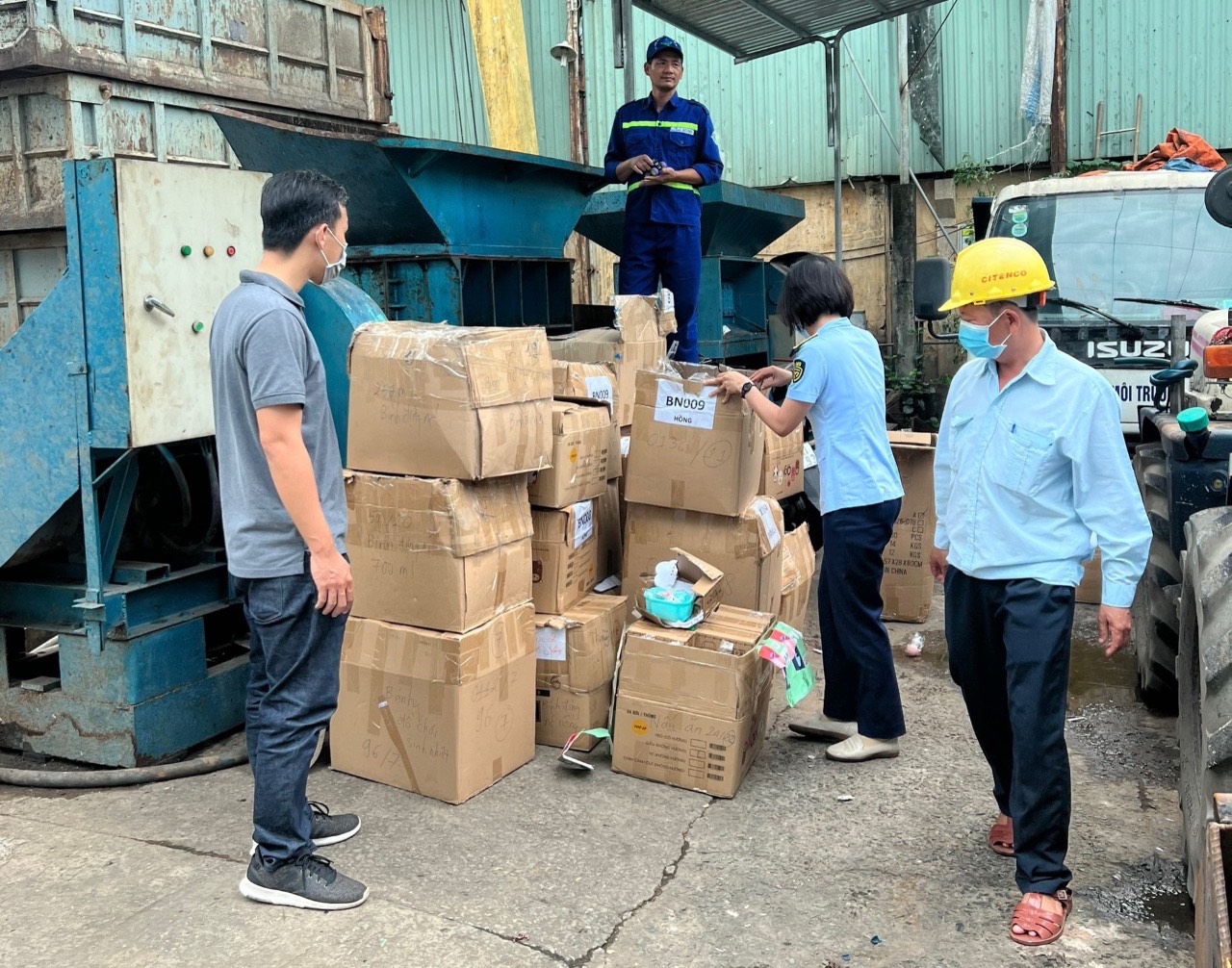 Hàng giả, hàng lậu bán qua zalo, facebook gia tăng