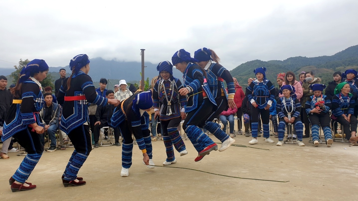 Khám phá nét độc đáo trong Lễ hội Khô già già năm 2024 của người Hà Nhì ở Lào Cai Khám phá nét độc đáo trong Lễ hội Khô già già năm 2024 của người Hà Nhì ở Lào Cai