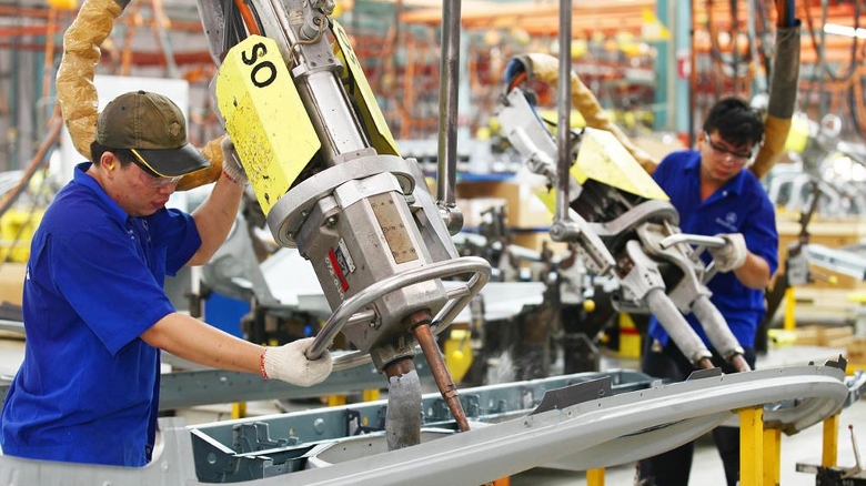 Tăng trưởng GDP vượt kỳ vọng: Mừng nhưng vẫn lo!