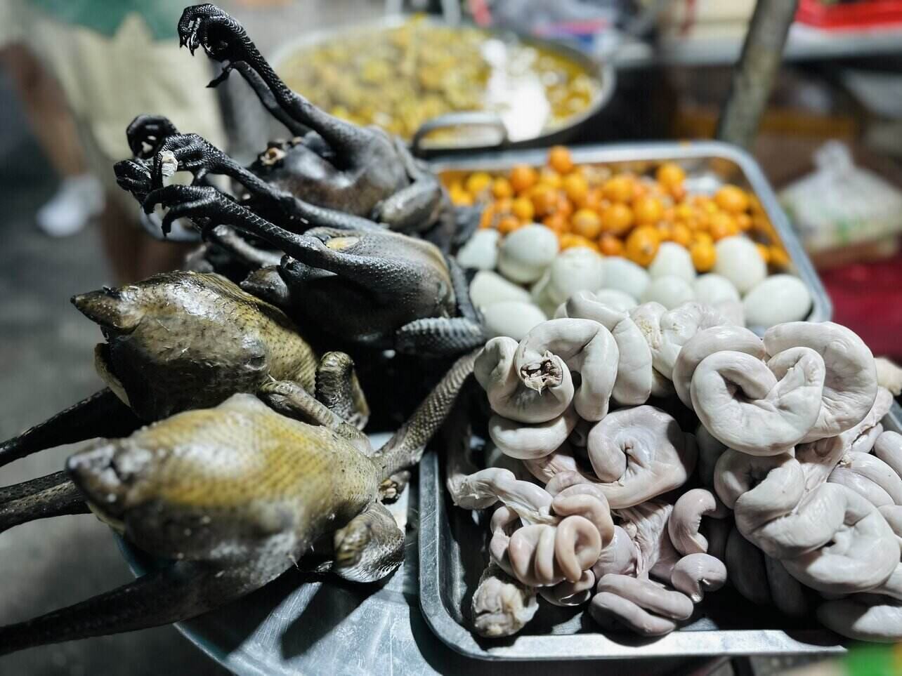 Du lịch Tây Bắc: Thiên đường ẩm thực tại chợ đêm Sa Pa Du lịch Tây Bắc: Thiên đường ẩm thực tại chợ đêm Sa Pa