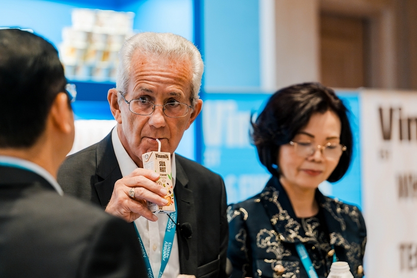 Vinamilk là thương hiệu duy nhất Việt Nam sở hữu 2 cúp Quán quân tại giải thưởng lớn của ngành sữa thế giới Vinamilk là thương hiệu duy nhất Việt Nam sở hữu 2 cúp Quán quân tại giải thưởng lớn của ngành sữa thế giới