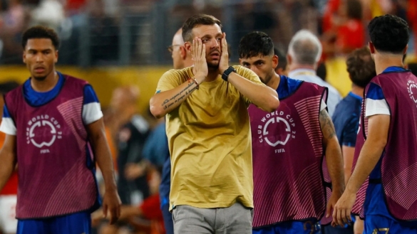 Thua đội bóng của Messi, huấn luyện viên Club World Cup mất việc
