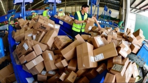 Hàng nhập khẩu dưới 1 triệu đồng sắp bị thu thuế VAT tự động