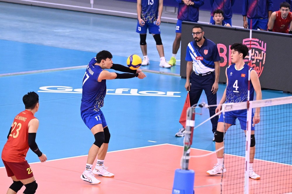 Bóng chuyền nam Việt Nam tiếp tục gục ngã trước Indonesia tại SEA V.League 2025 Bóng chuyền nam Việt Nam tiếp tục gục ngã trước Indonesia tại SEA V.League 2025