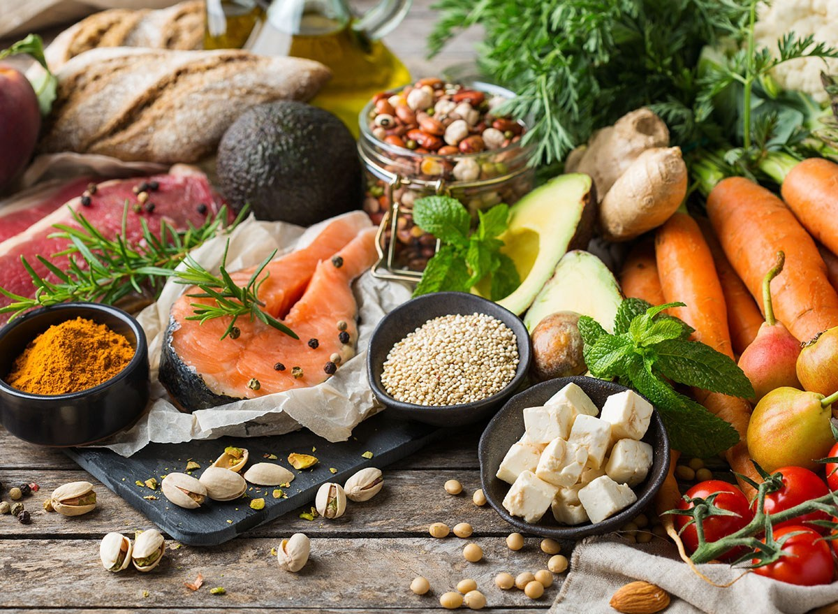 Cách kết hợp thực phẩm chức năng trong chế độ ăn