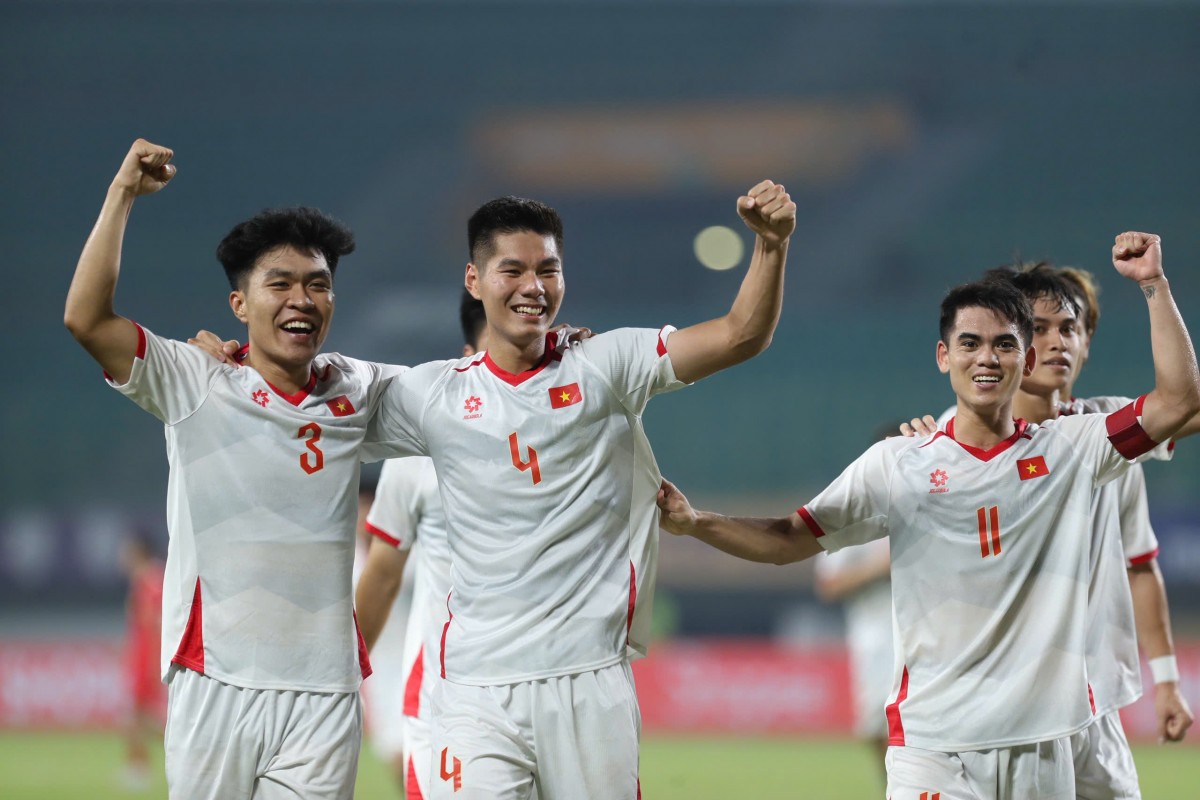 Thắng 3-0, U23 Việt Nam khởi đầu thuận lợi bảo vệ ngôi vương Thắng 3-0, U23 Việt Nam khởi đầu thuận lợi bảo vệ ngôi vương