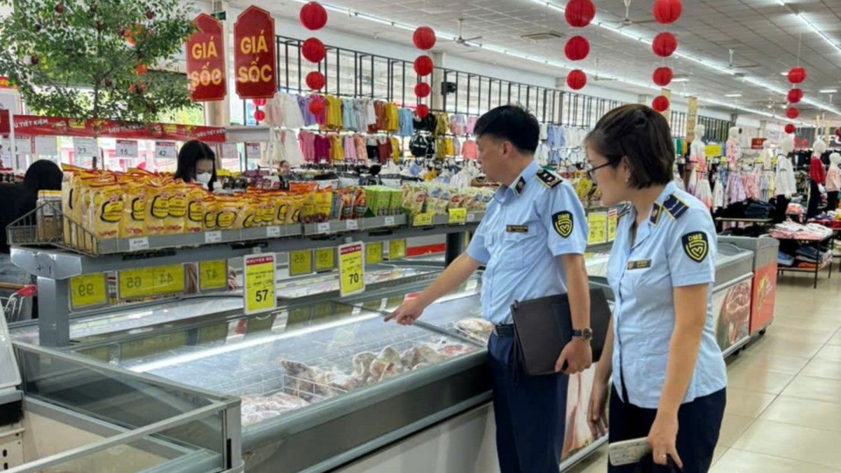 Đảm bảo nguồn cung hàng hoá, xử lý nghiêm hành vi găm hàng, thổi giá trong mưa bão Đảm bảo nguồn cung hàng hóa, xử lý nghiêm hành vi găm hàng, thổi giá trong mưa bão