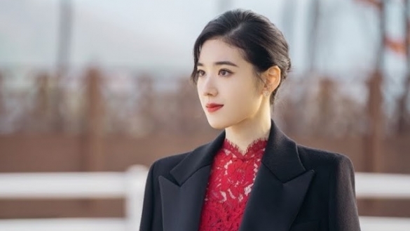 Nữ diễn viên thăng hoa diễn xuất sau những lần thoát bê bối ngoại tình